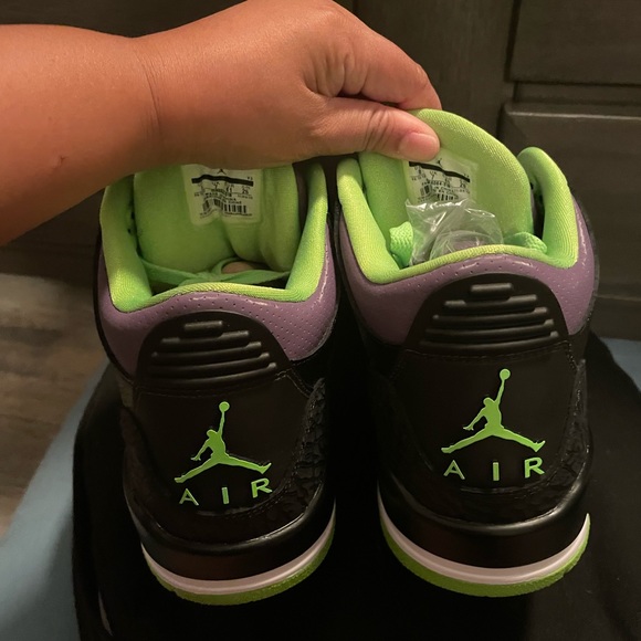 AIR JORDAN RETRO 3 BLK & GREEN EUC SIZE 8 main image 5